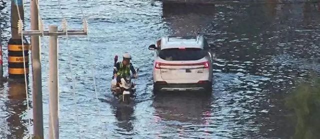 沿海多地突發(fā)海水倒灌現(xiàn)象，原因、影響與應對措施，沿海多地海水倒灌現(xiàn)象，原因、影響及應對策略