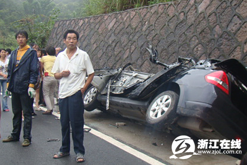 仙居最新車禍?zhǔn)鹿始捌溆绊?，仙居最新車禍?zhǔn)鹿始捌浜罄m(xù)影響探究