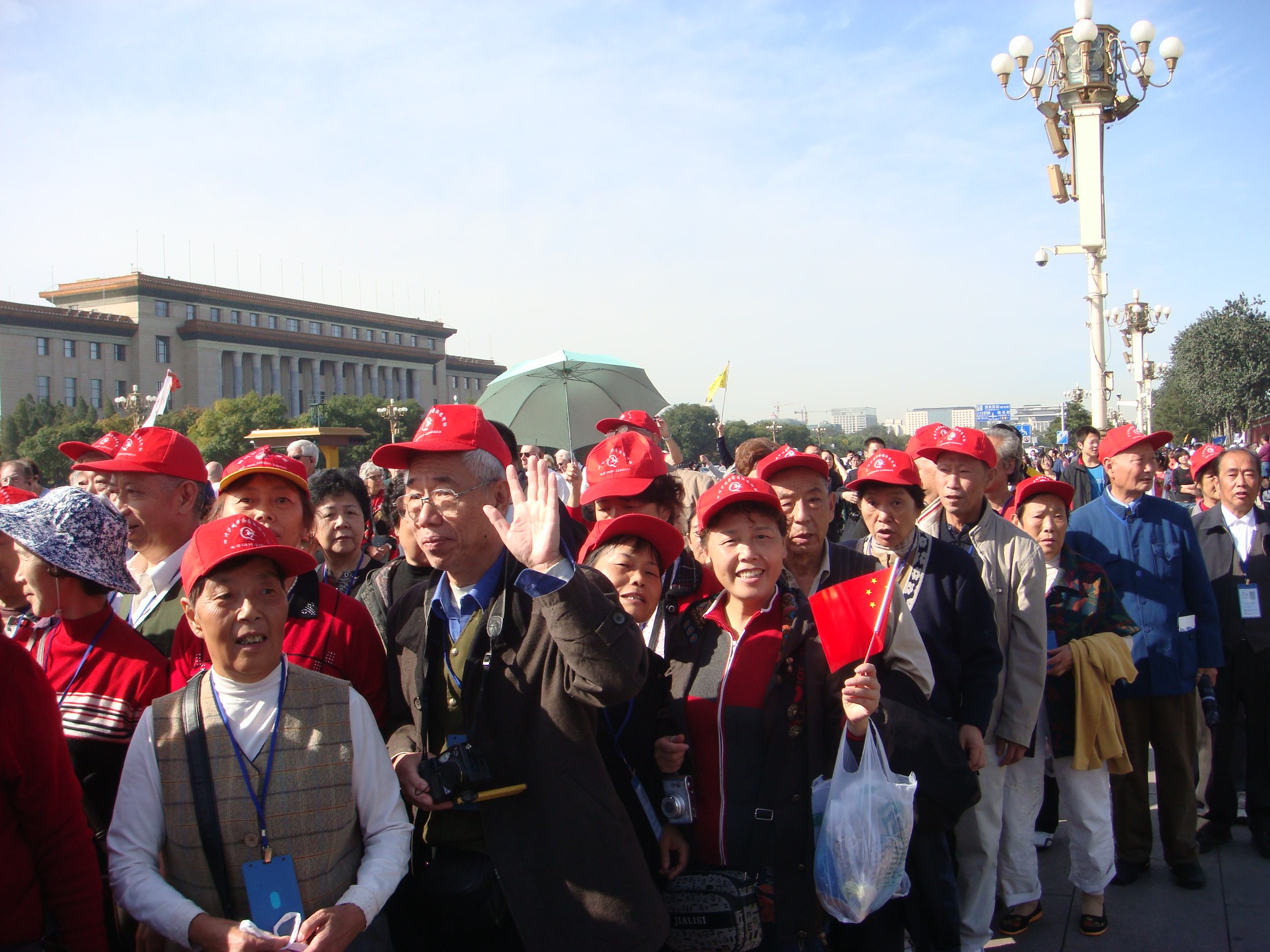 夕陽(yáng)紅下的專列之旅，老年旅游團(tuán)專列的獨(dú)特魅力，夕陽(yáng)紅下的專列之旅，老年旅游團(tuán)專列的魅力探索