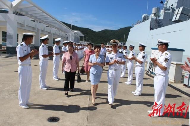 海南艦排水量揭秘，揭秘中國海軍新一代巨艦的磅礴力量，揭秘中國海軍新一代巨艦磅礴力量，海南艦排水量深度解析