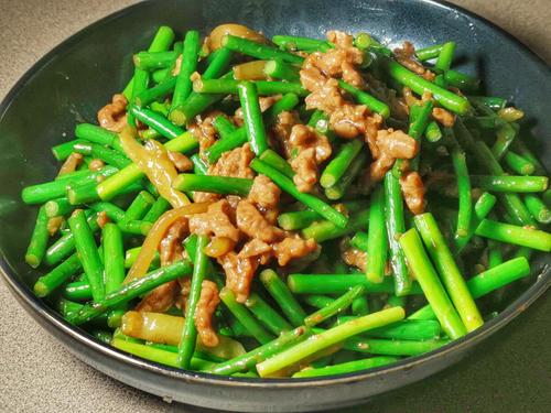 牛肉的做法，烹飪技巧與風味體驗，牛肉烹飪指南，做法、技巧與風味體驗