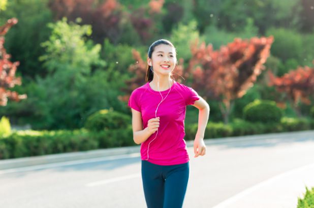 女人長(zhǎng)期跑步是否可以變得更漂亮？，女人長(zhǎng)期跑步能否變得更漂亮？